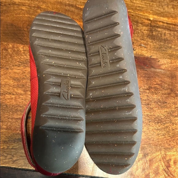 Clark’s red flat shoes great condition. Size 10 - Picture 4 of 7